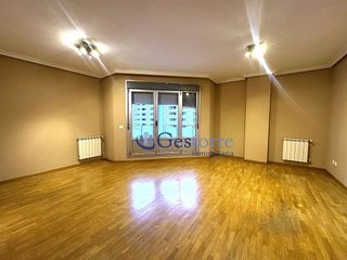 Piso en alquiler en Vallobín - La Florida en Oviedo