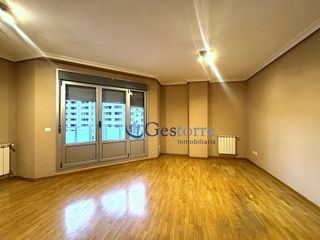 Piso en alquiler en Vallobín - La Florida en Oviedo