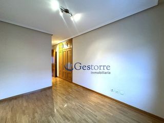 Piso en alquiler en Vallobín - La Florida en Oviedo