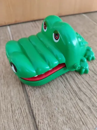 Juguete cocodrilo dientes nuevo a estrenar