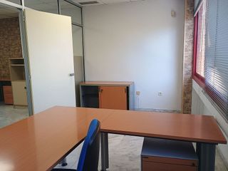 Oficina en alquiler en Colores - Entreparques en Sevilla