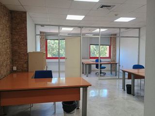 Oficina en alquiler en Colores - Entreparques en Sevilla