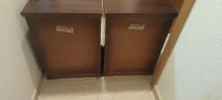 2 Mesitas de noche de madera