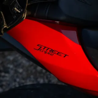 Triumph Street Triple 660s 2019 Roja