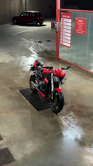 Triumph Street Triple 660s 2019 Roja