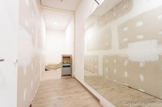 Local comercial en venta en Eixample Sud – Migdia en Girona