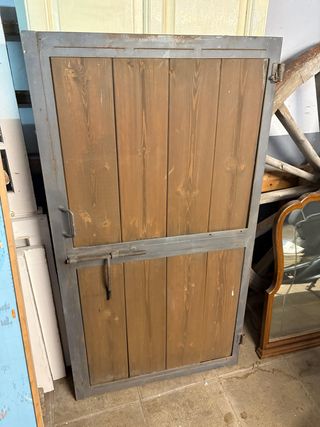 Puerta para cuadra de caballos