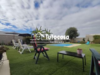 Chalet en venta en Montequinto en Dos Hermanas