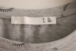 Camiseta Lefties gris estampado pestañas