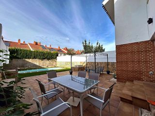 Casa adosada en venta en Hermanos Falcó - Sepulcro Bolera en Albacete