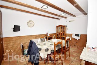 Casa adosada en venta en Centro en Chiva