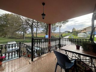 Chalet en venta en Montecerrao en Oviedo