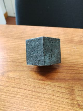 Soprammobile Etna in pietra lavica