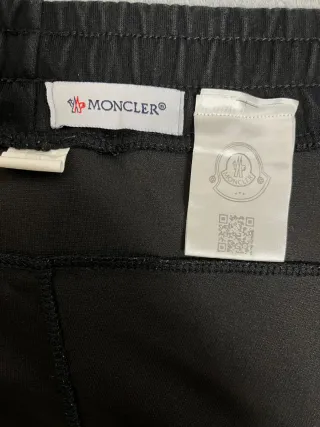 Moncler Pantalón Corto Negro