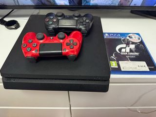 PS4 Slim 1TB Negra + 2 Mandos + Juego
