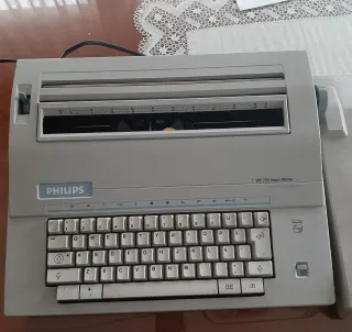 Máquina de escribir eléctrica Philips VW 2110