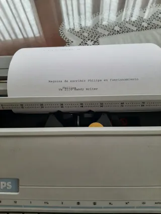 Máquina de escribir eléctrica Philips VW 2110