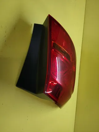 PILOTO TRASERO IZQUIERDO EXTERIOR OPEL MERIVA B