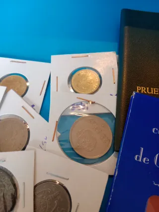 Lote de monedas y medallas numismáticas