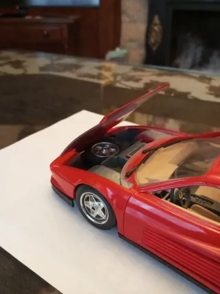 1:18 FERRARI TESTAROSSA DE 1984