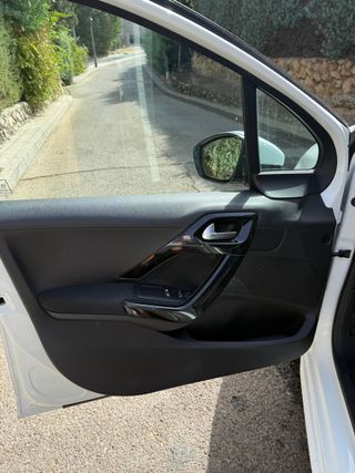 💣Peugeot 208 Active 1.6BlueHD 100Cv IVA DEDUCIBLE