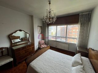 Piso en venta en Plaza España - Villa Pilar - Reyes Católicos - Vadillos en Burgos