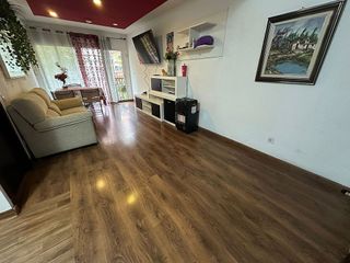 Piso en venta en Reyes en Parla