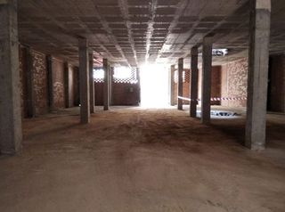 Edificio en venta en Valdepeñas