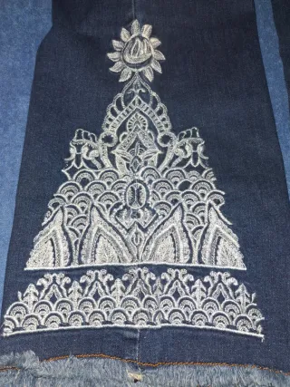 Vaqueros T 54 con bordado. Con etiquetas. VER medi