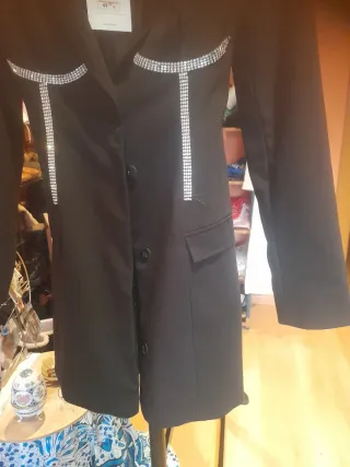 Blazer Bershka fiesta con pedrería