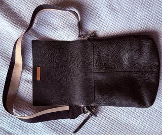 Bolso bandolera Prüne Olivia cuero negro