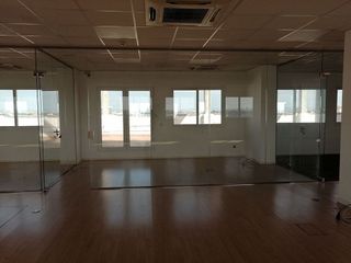 Oficina en alquiler en Colores - Entreparques en Sevilla