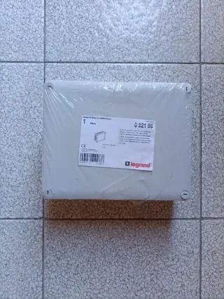 Caja estanca Legrand Plexo 092186
