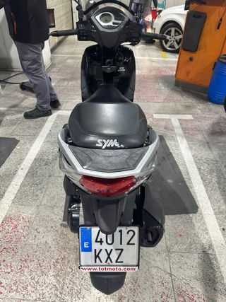SYM Sinfiny ST 125cc Scooter Negra