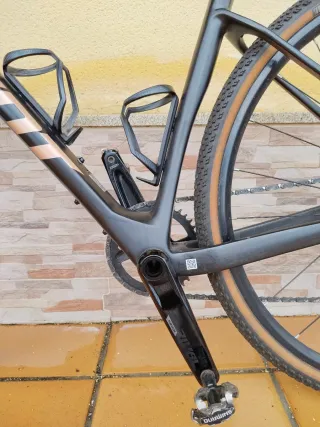 Bicicleta Gravel Giant Revolt Advance.