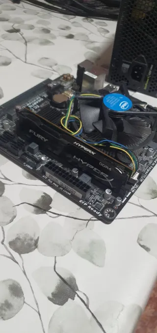 Lote Placa Base Gigabyte + SSD Samsung