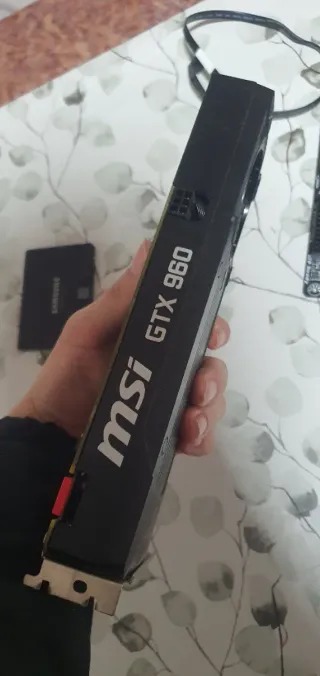 Lote Placa Base Gigabyte + SSD Samsung