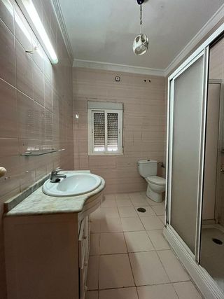 Chalet en venta en Carmona