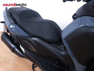 YAMAHA TRICITY 300