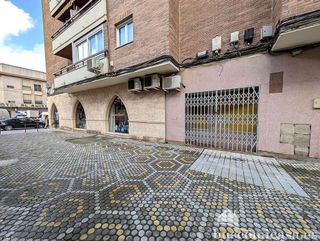 Local comercial en venta en Linares