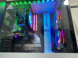 PC Gaming Blanco y Multicolor