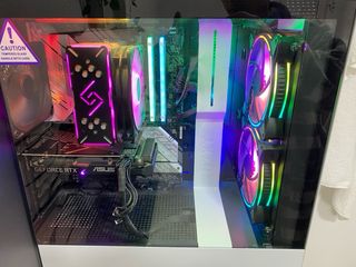 PC Gaming Blanco y Multicolor