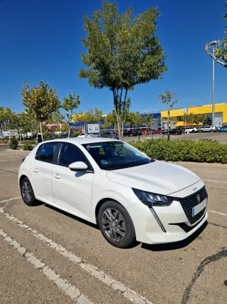 Peugeot 208 2021