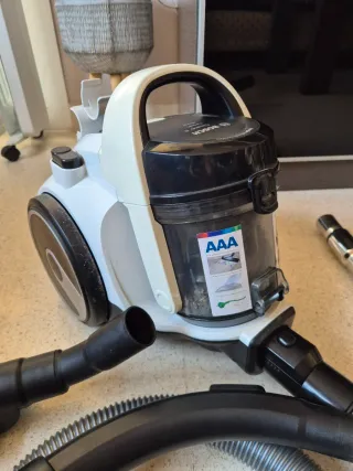 Aspiradora Bosch Serie 2 sin bolsa