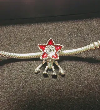 Charm Demogorgon Stranger Things Plata 925