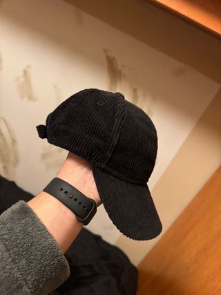 Cappello in velluto nero