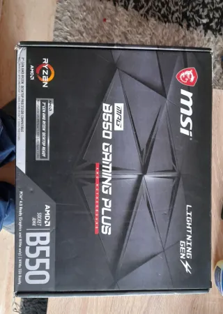 Placa Base MSI + 4 Módulos RAM