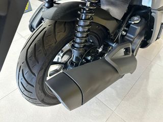 Voge SR16 Maxi Scooter Gris Automática