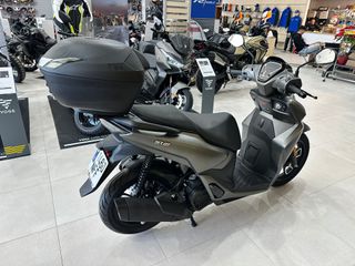 Voge SR16 Maxi Scooter Gris Automática