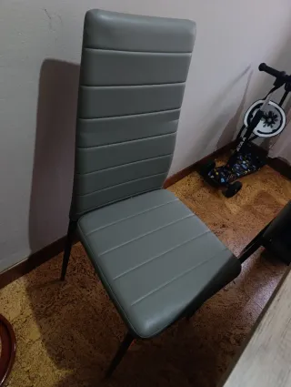 Mesa comedor + 4 sillas nuevas